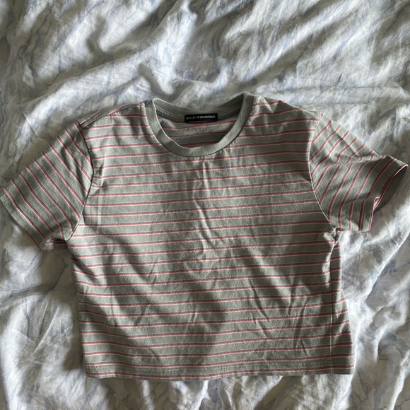 brandy melville cropped tshirt - Picture 4 of 4